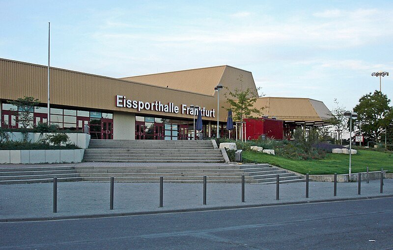 Eissporthalle
